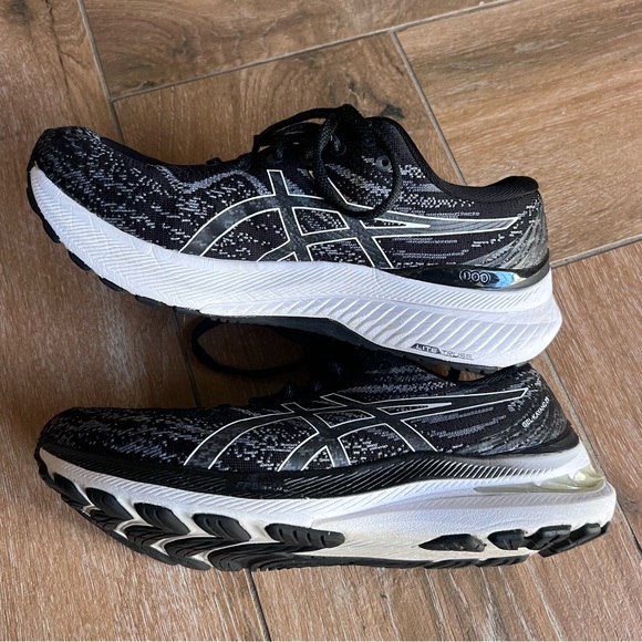 Aasics Gel Kayano-29 - Picture 1 of 5